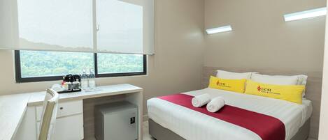 Caja fuerte, escritorio, tabla de planchar con plancha y wifi gratis