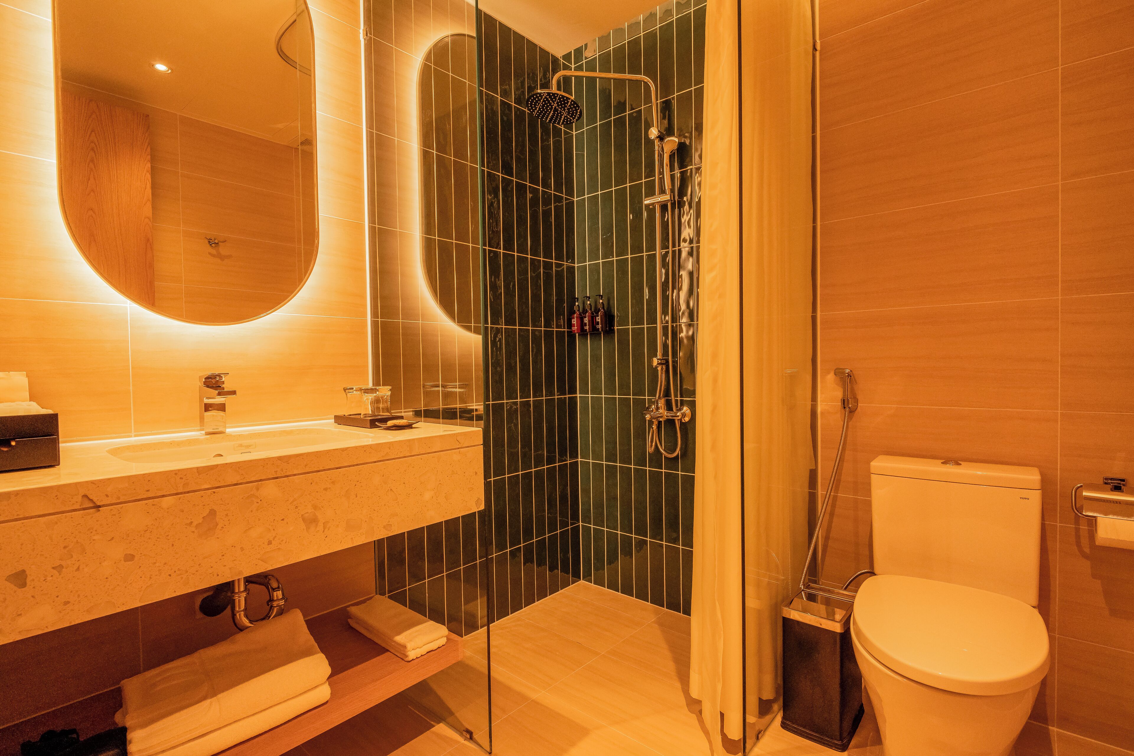 premier studio condotel (2 bedrooms) | bathroom | free toiletries, hair dryer, bathrobes, slippers