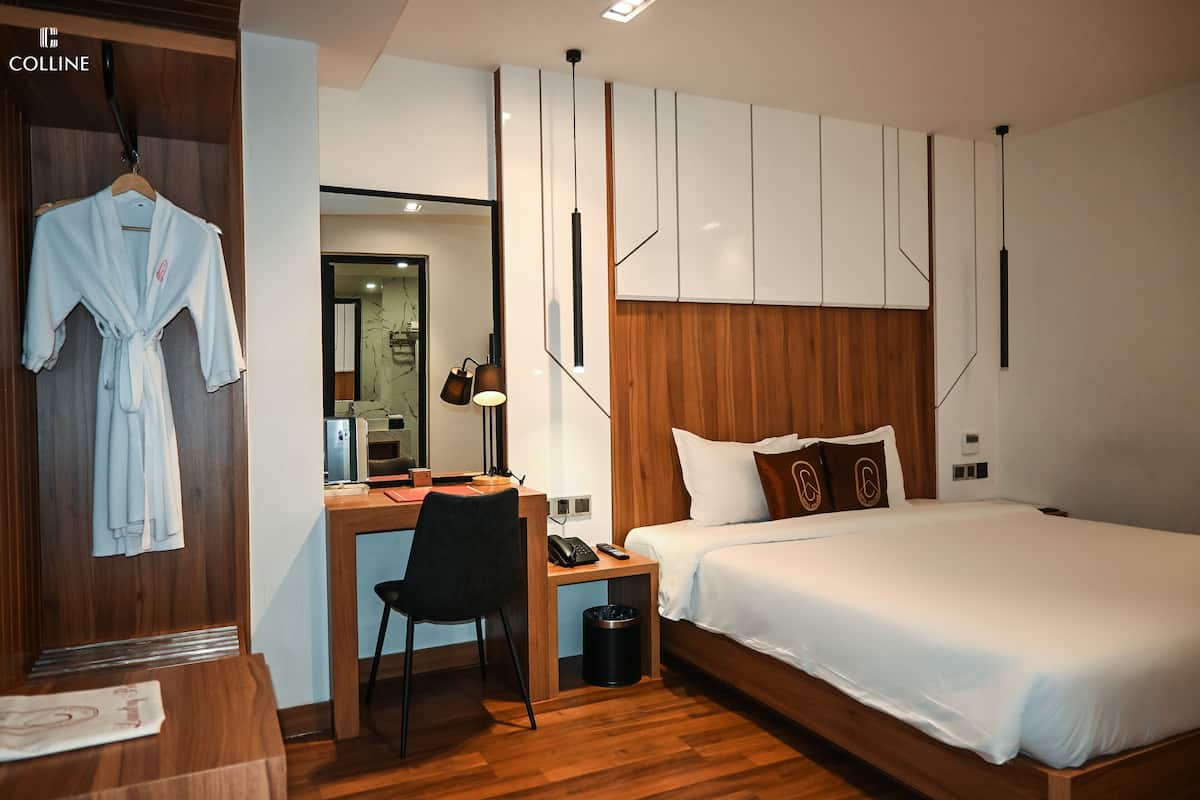 Superior Room, 1 Katil Ratu (Queen), No Windows | 1 bilik tidur, bar mini, peti besi dalam bilik, meja