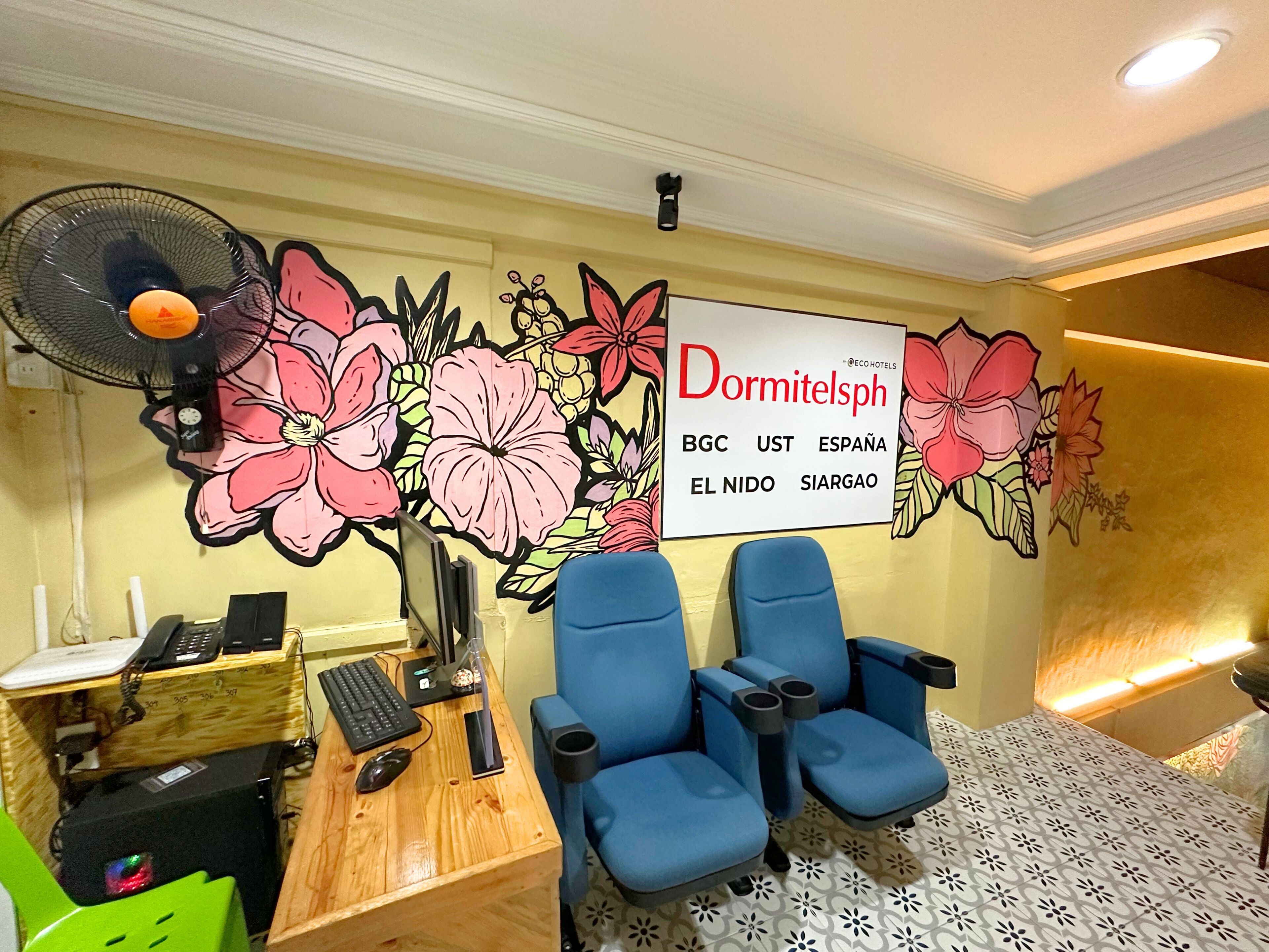 Foto - Dormitelsph UST