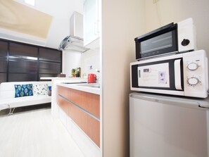 Apartment | Private kitchenette | Fridge, microwave, stovetop, electric kettle