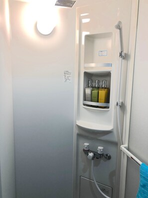 Hair dryer, towels - Top Edge Hostel (Tokyo)