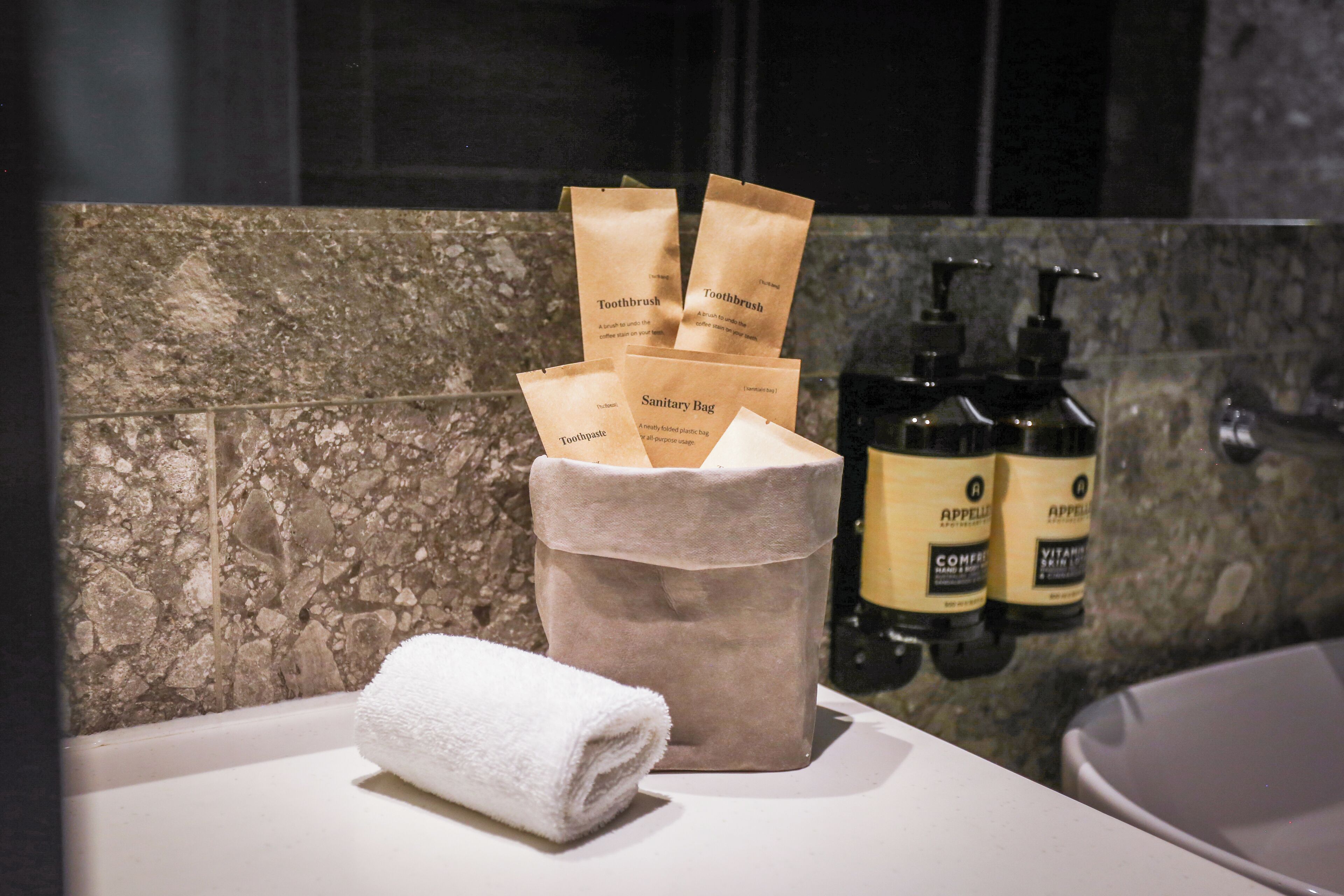 deluxe king high floor | bathroom amenities | shower, free toiletries, hair dryer, slippers