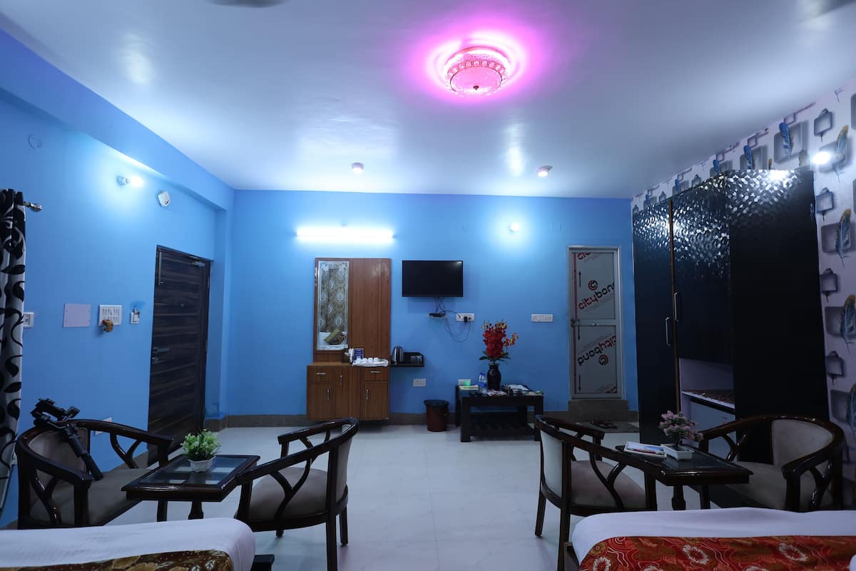 Quarto casal família, para fumantes, vista para a colina | 1 quarto, cofres nos quartos, escrivaninha, quartos à prova de som