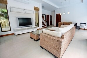 3 Bedrooms Private Pool Villa  | Living area | Flat-screen TV