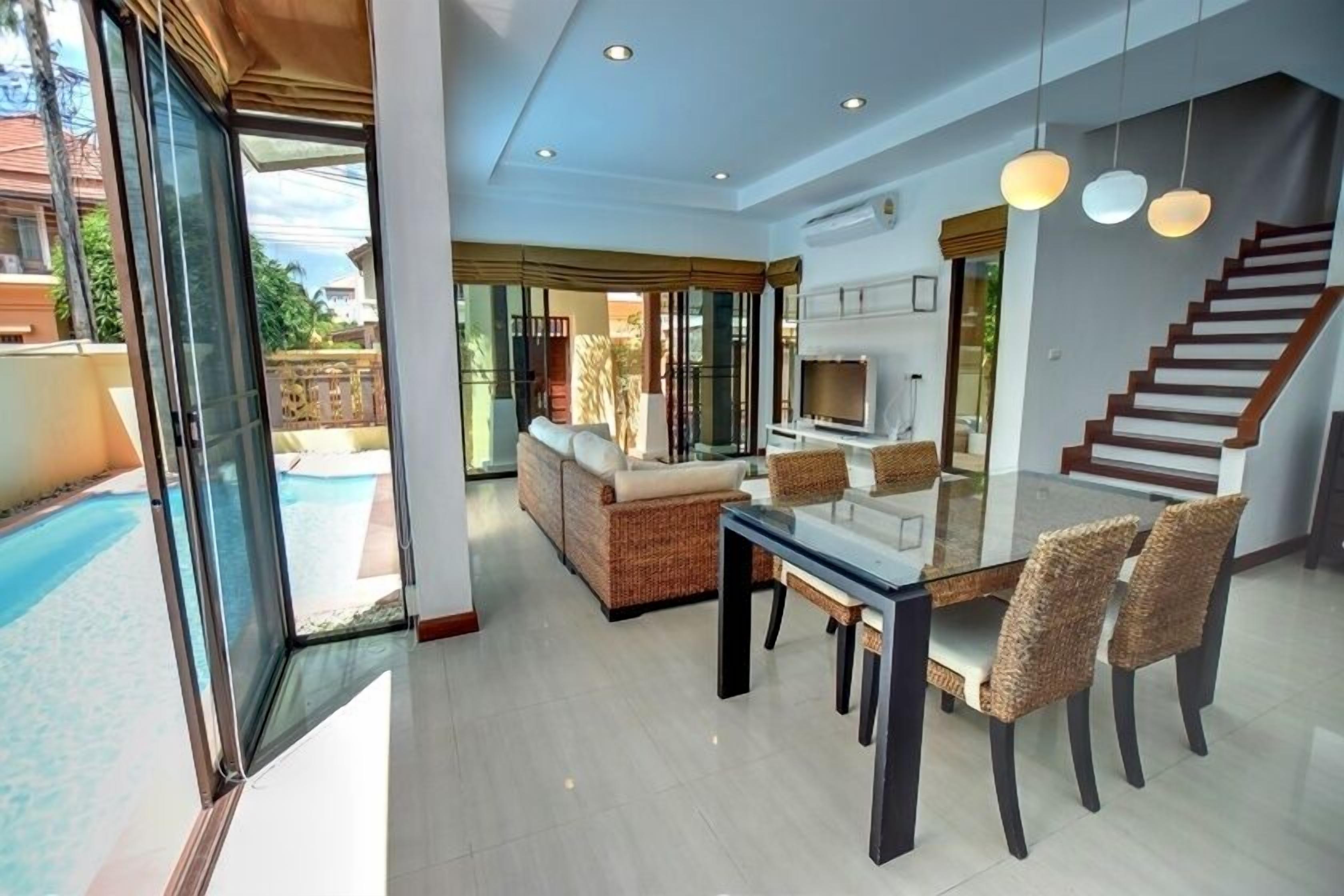 3 Bedrooms Private Pool Villa  | In-room dining