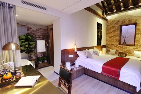 Desk, blackout curtains, free WiFi, bed sheets