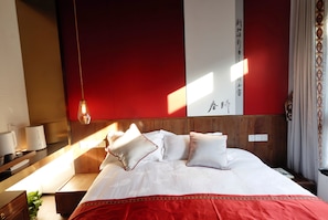 Desk, blackout curtains, free WiFi, bed sheets