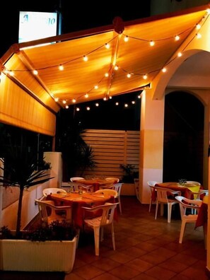 Breakfast, lunch and dinner served - Albergo 2 Mari (Castrignano del Capo)