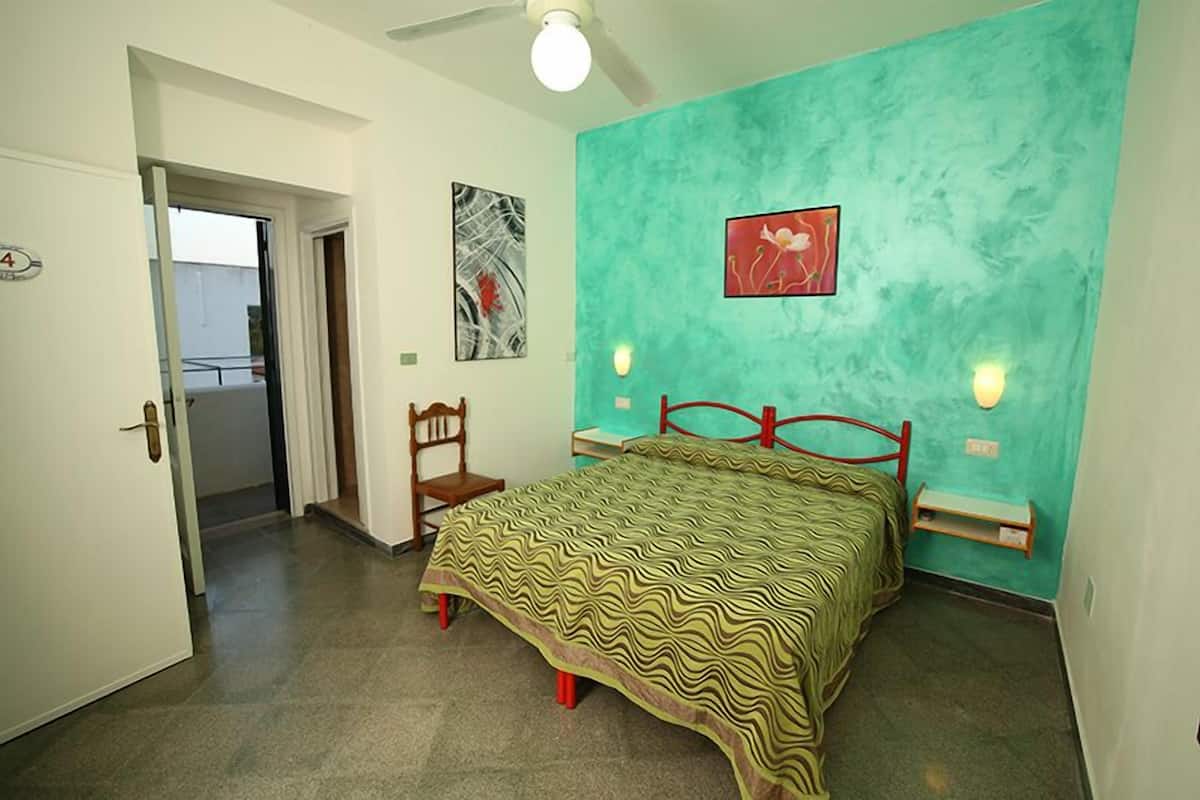 Standard Quadruple Room | WiFi (free), bed sheets
