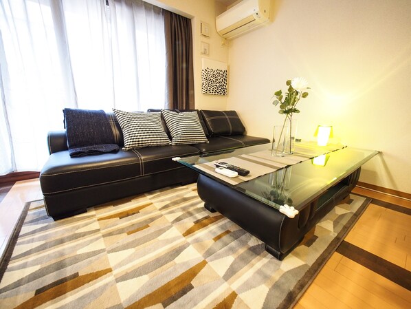 Living room - Family Stay DOTONBORI II PH15 (Osaka)