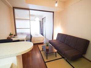 Apartment | Living room | Flat-screen TV