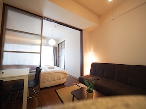 Apartment | Living room | Flat-screen TV