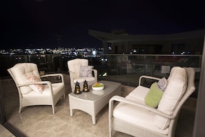 Apartment, 3 Bedrooms | Living area