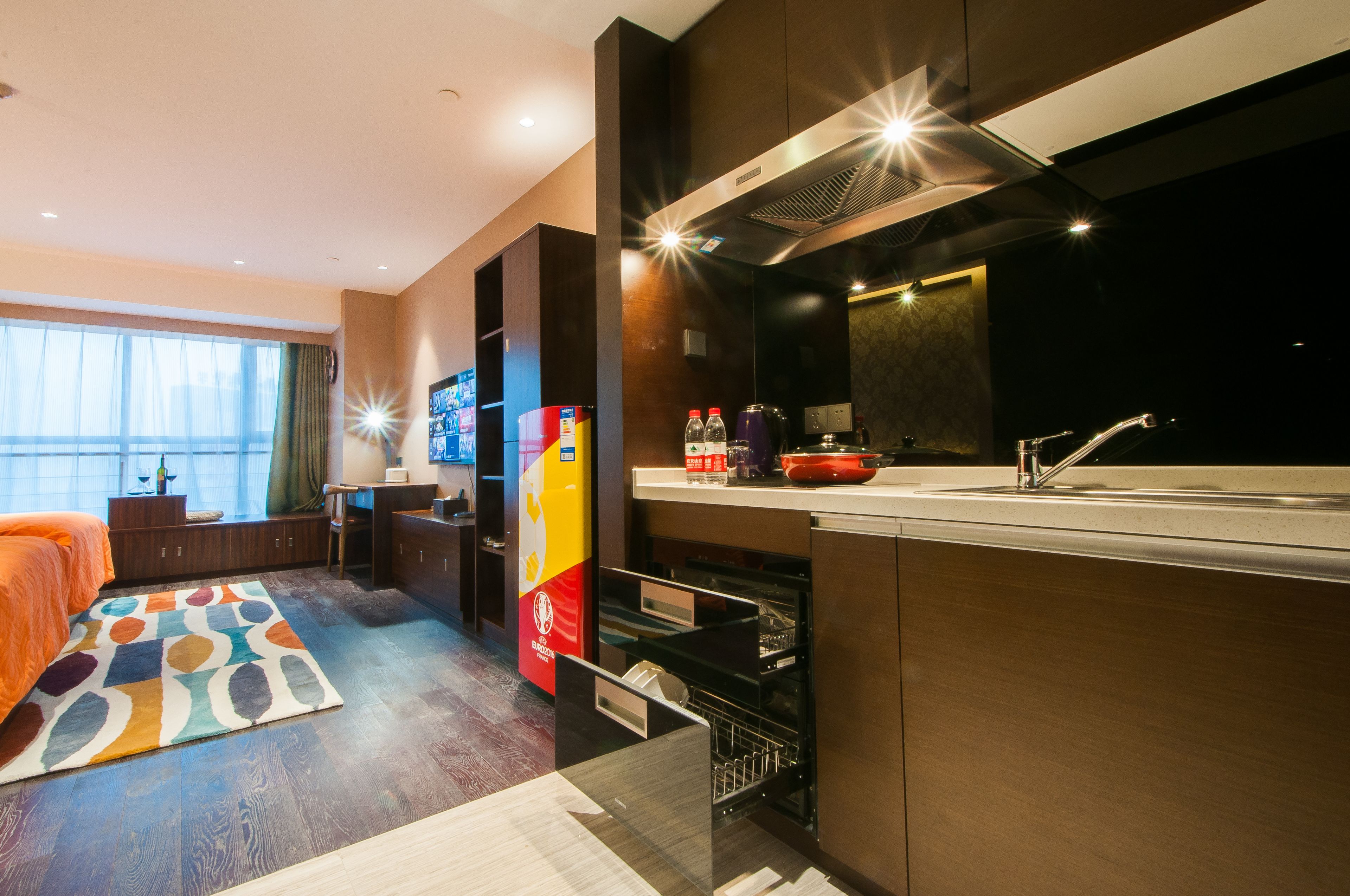 superior twin room | private kitchenette | fridge, stovetop