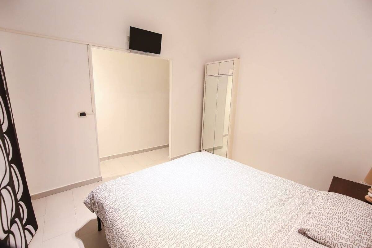 Premium bedding, down duvets, desk, blackout curtains