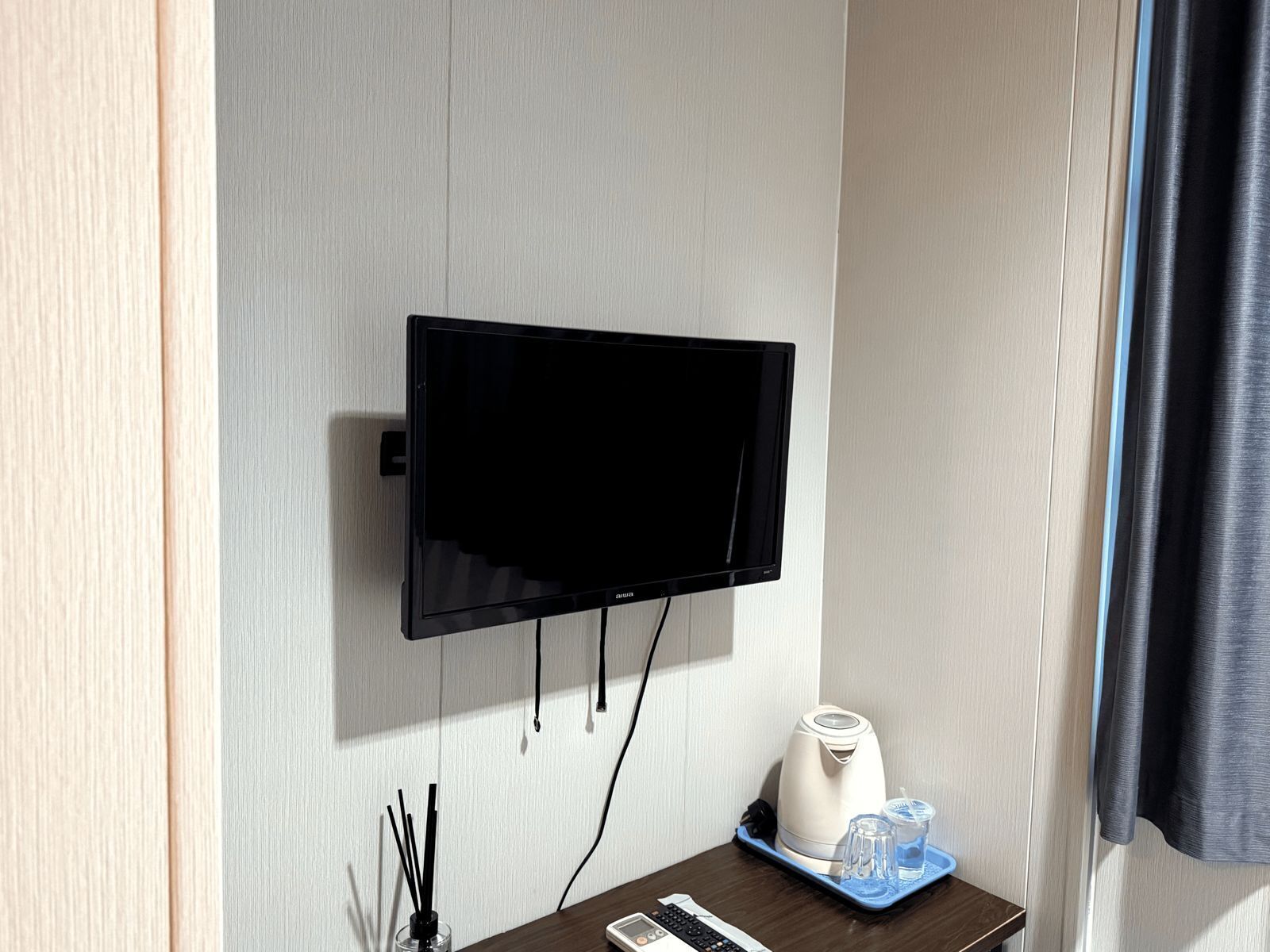 Desk, soundproofing, iron/ironing board, free WiFi