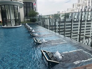 Outdoor pool - Solstice Cyberjaya by Easy Property (Cyberjaya)