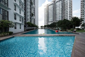 Outdoor pool - Solstice Cyberjaya by Easy Property (Cyberjaya)