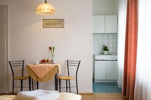 Fridge, microwave, stovetop, electric kettle
