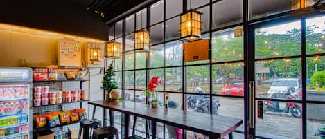 Snack bar