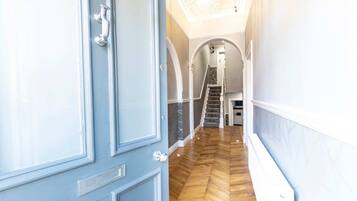 Apartment (0 Bedroom) | Interior