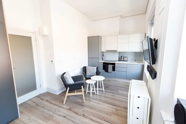 Apartment (0 Bedroom) | Private kitchen