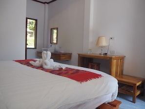 Superior Double Room with Air-con | Skrivbord och gratis wi-fi
