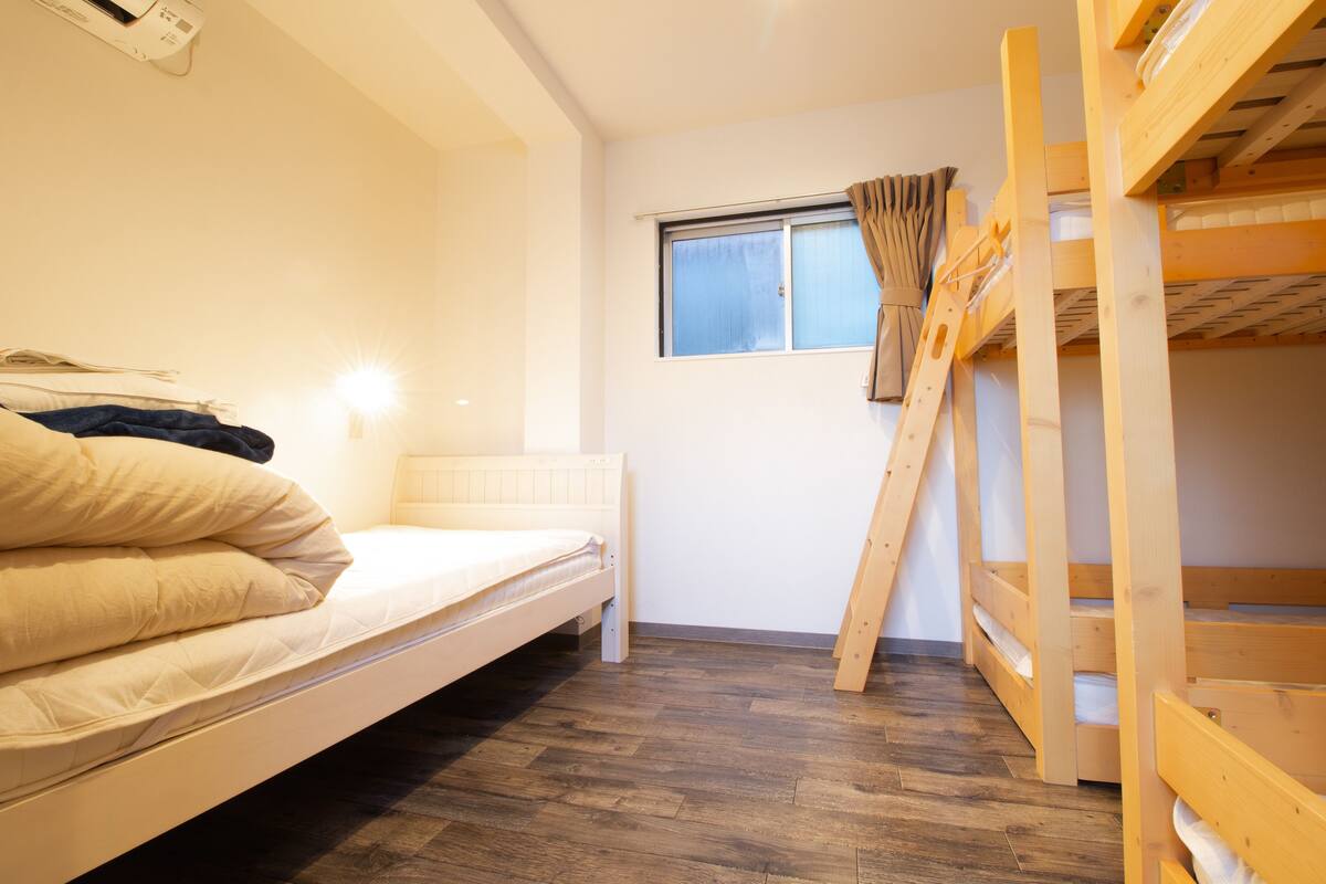 客房 (Private, For 5 People) | 免费 WiFi、床单