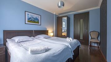 Basic Double or Twin Room, Mountain View | Tempur-Pedic beds, individually decorated, individually furnished, desk