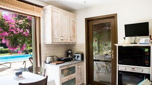 Villa, 3 Bedrooms | Private kitchen