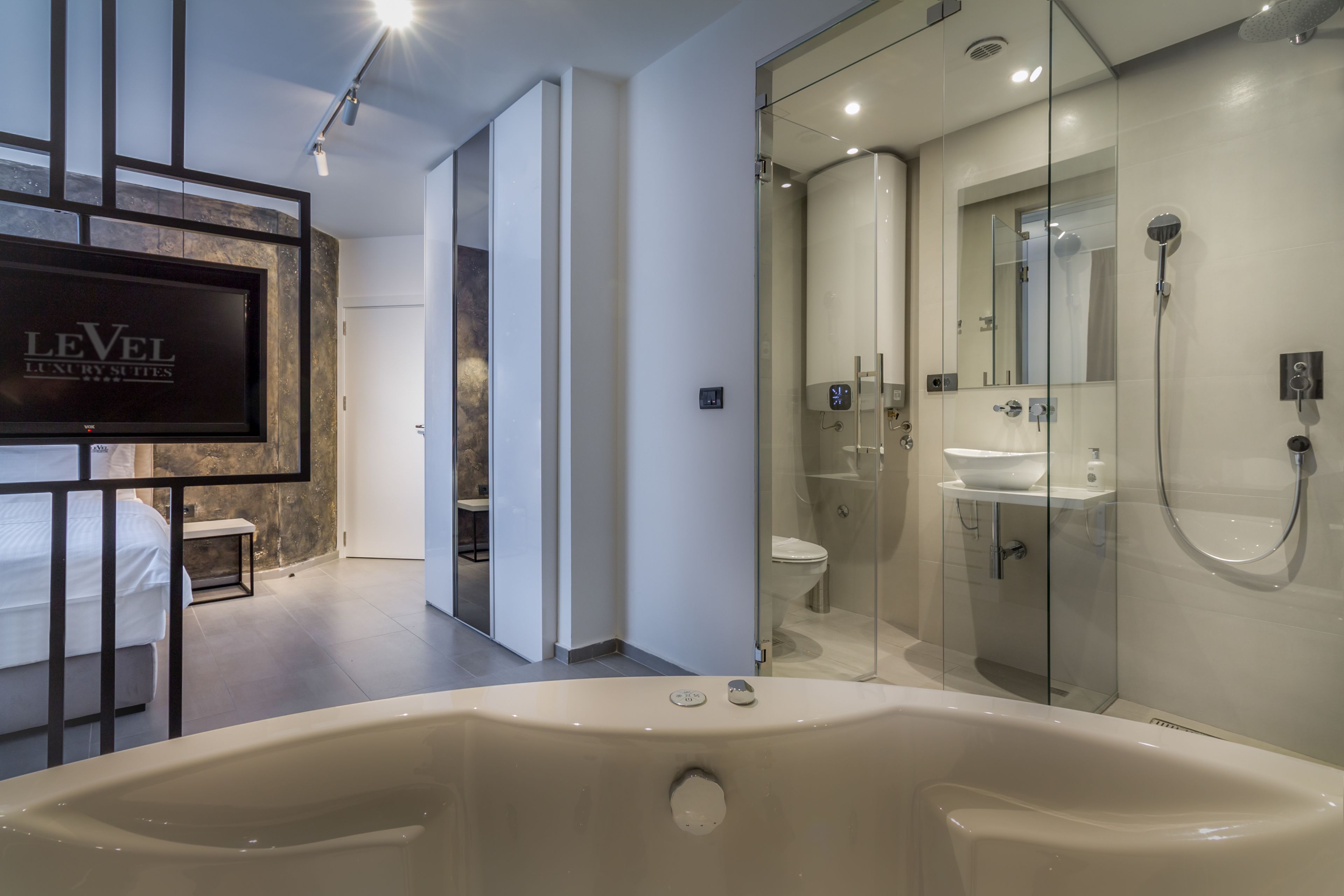 Foto - Level Luxury Suites