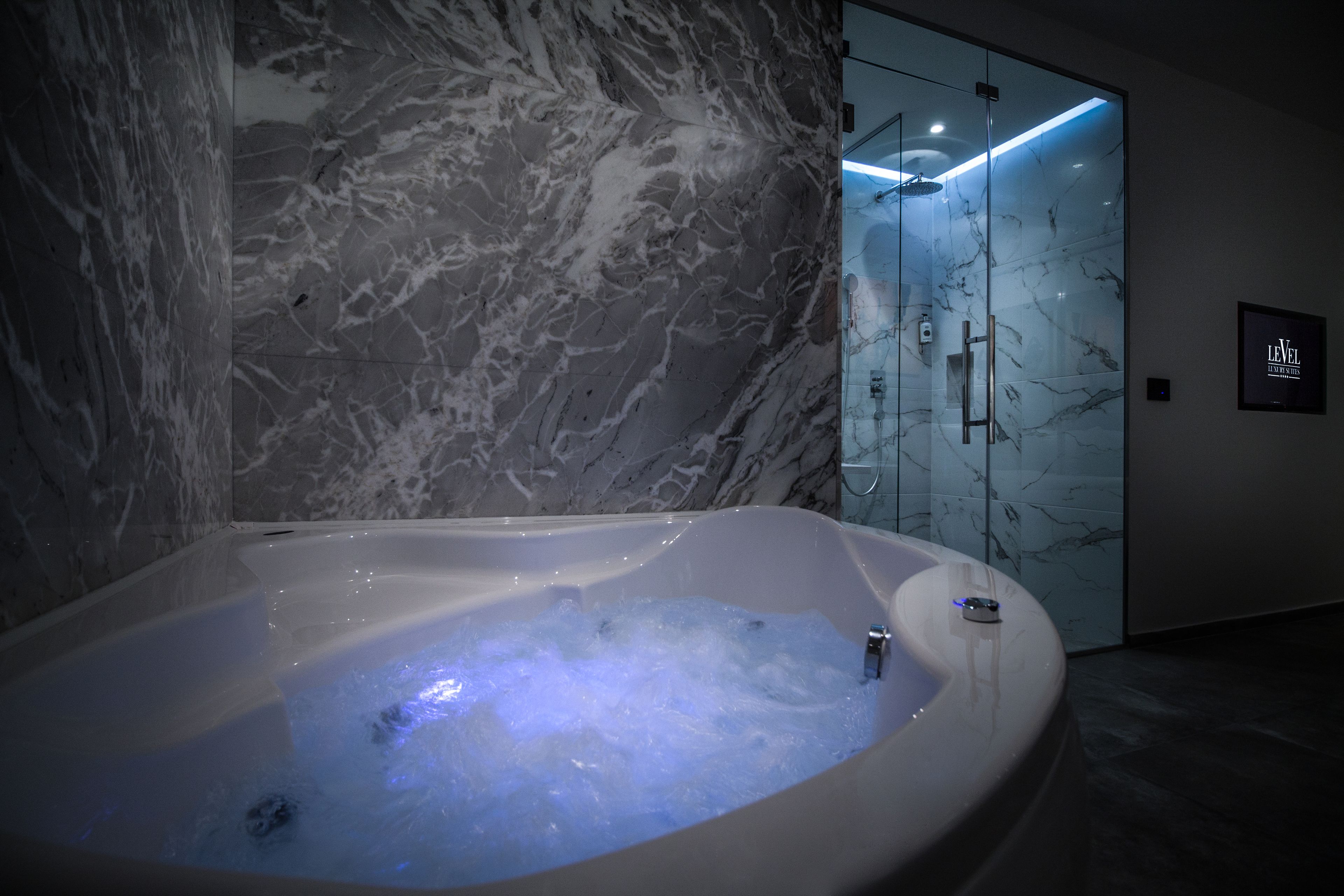 Foto - Level Luxury Suites