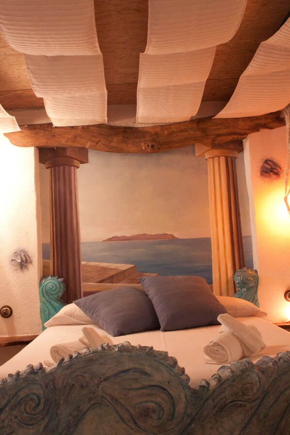 コンフォート ダブルルーム 禁煙 | 羽毛の掛け布団、客室ごとに異なる装飾、客室ごとに異なるインテリア、遮光カーテン