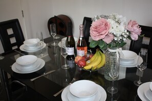 Private kitchen - Holiday Home With Hot Tub & Sauna (Bournemouth)