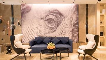 Sala de estar en el lobby
