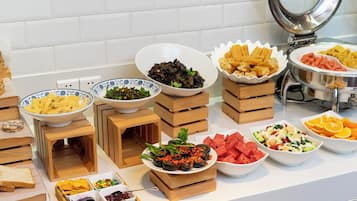 Petit déjeuner en libre-service (38 CNY par personne)