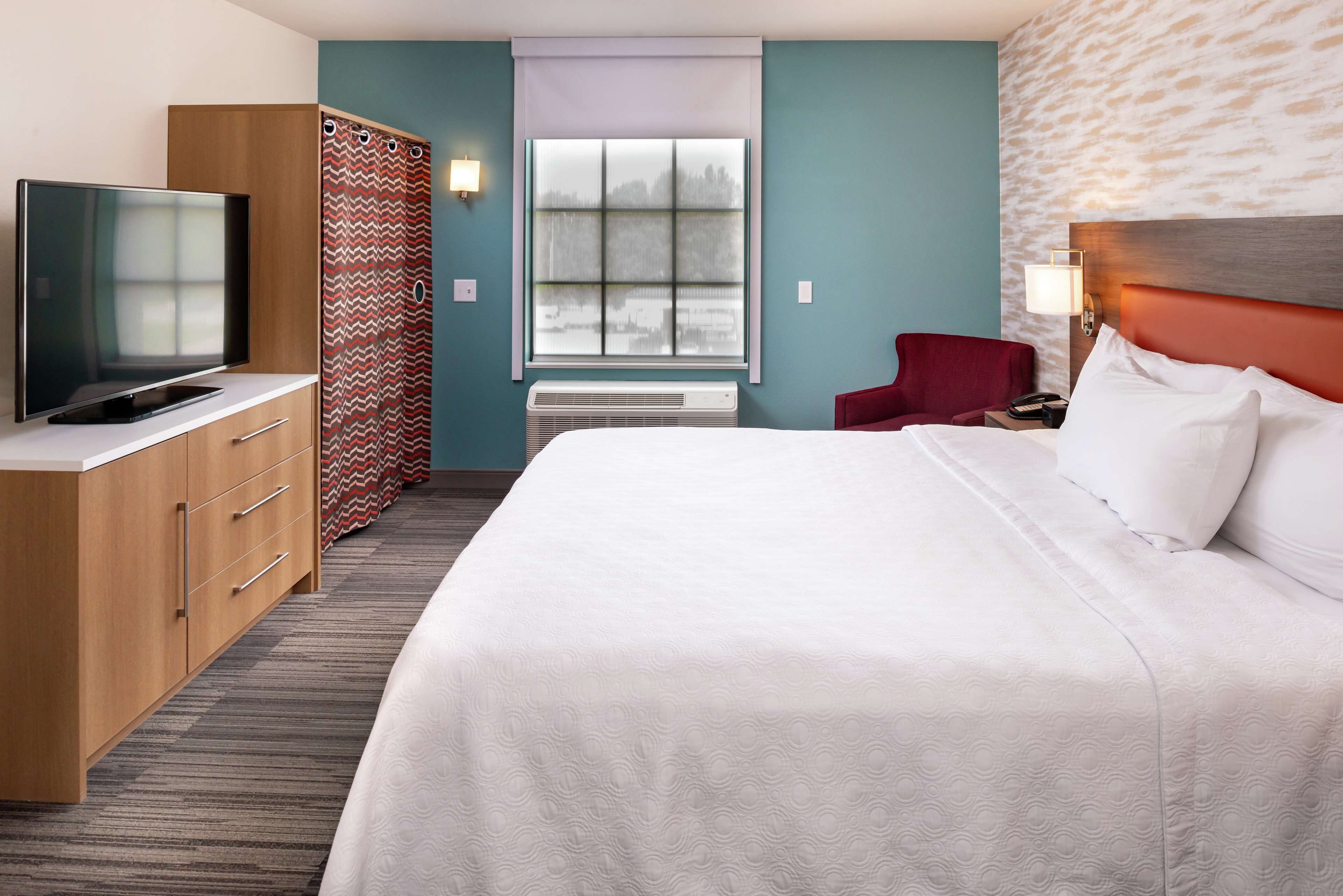 suite, 1 king bed, accessible, bathtub (mobility & hearing) | in-room safe, desk, blackout curtains, iron/ironing board