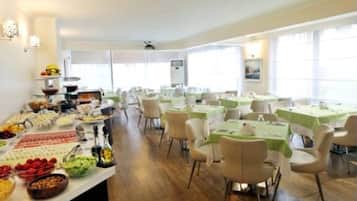Tägliches inbegriffenes Frühstücksbuffet