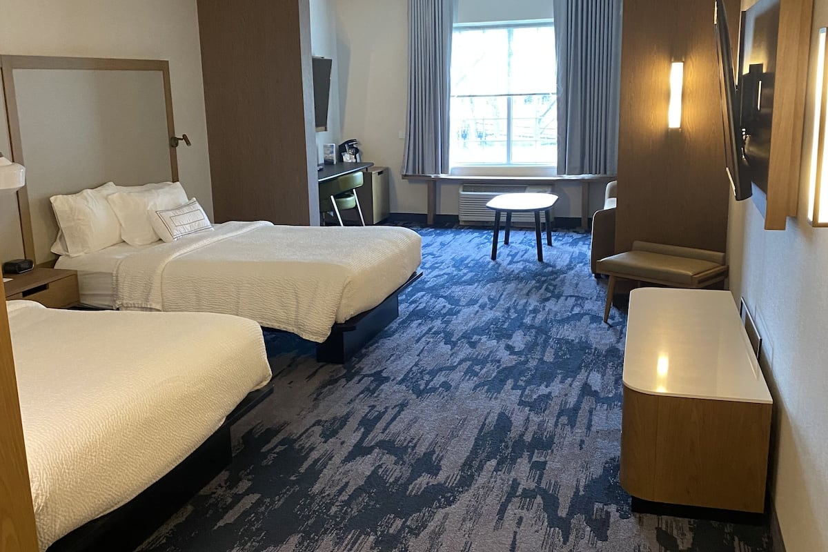 Suite, Multiple Beds (Hearing Accessible) | Desk, blackout drapes, iron/ironing board, free cribs/infant beds