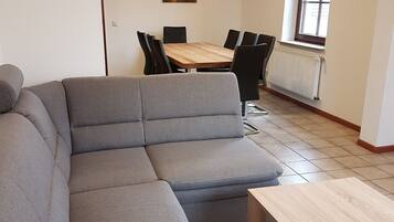 Apartemen, 3 kamar tidur (incl. Cleaning Fee 35 EUR) | Area keluarga | TV layar datar