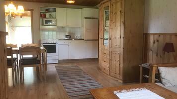 Cottage (7 - pets not allowed) | Private kitchen | Fridge, stovetop, coffee/tea maker, electric kettle