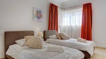 3 bedrooms, WiFi, bed sheets