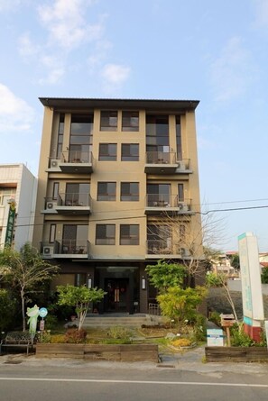 واجهة المنشأة