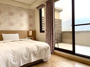 ألحفة محشوة بالريش ومكتب وواي فاي مجانًا