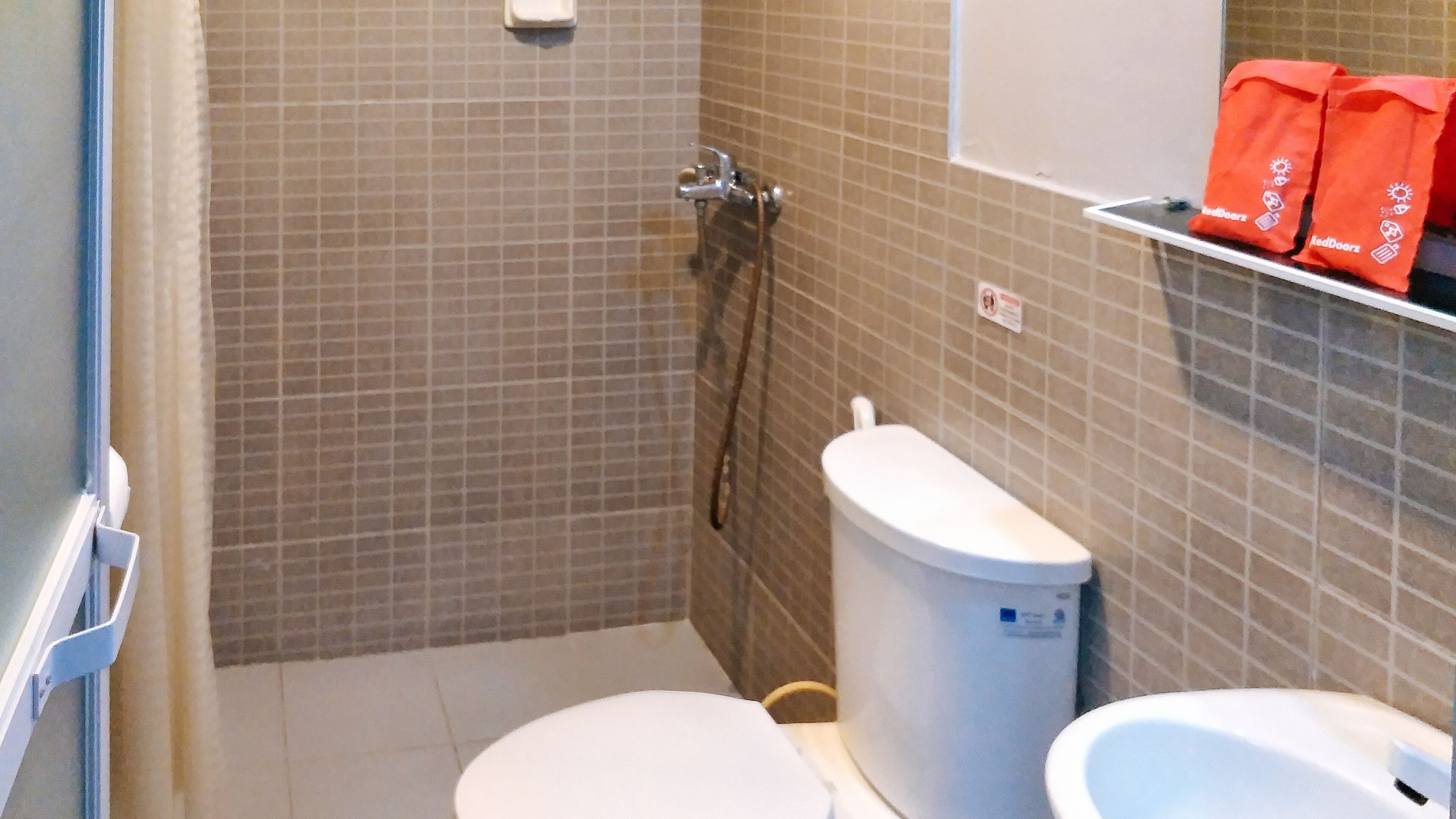 Photo - RedDoorz Plus New Era Budget Hotel Mandaue former RedDoorz Plus near UV Mandaue Cebu