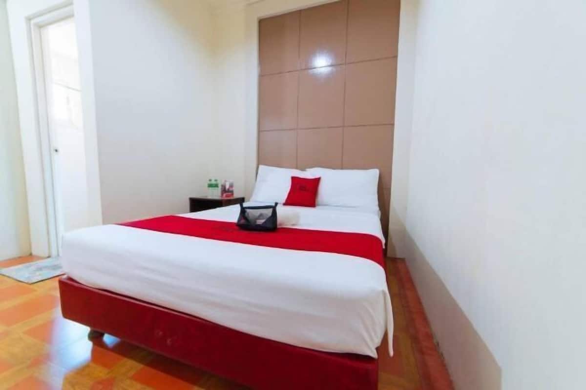 1 bedroom, desk, free WiFi, bed sheets