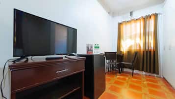 Deluxe Room | 1 bedroom, desk, free WiFi, bed sheets