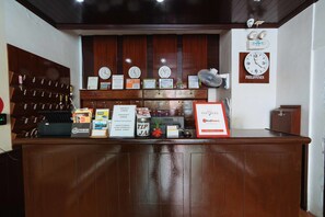 Reception - RedDoorz near Walking Street Angeles City (Angeles City)