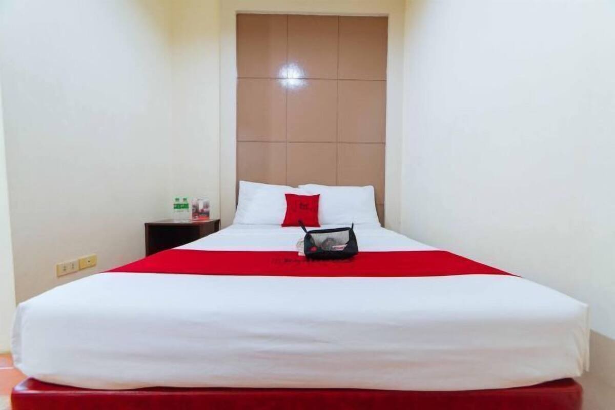 Meja, Wi-fi percuma, cadar katil 